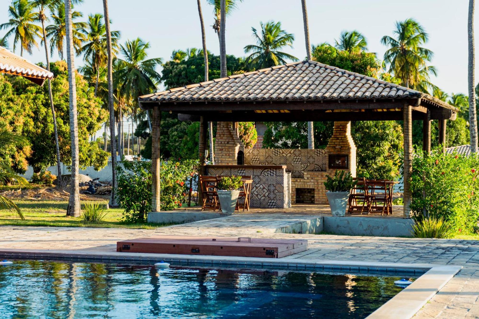 Casa Em Condominio/ Piscina Churrasqueira Privativas / Frente Ao Mar / Gostoso Rn *